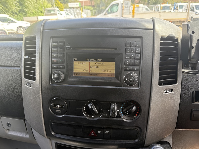 Mercedes-Benz 313 2.1 CDI LWB CURTAIN SIDED VAN - TAIL LIFT 2.1 2dr Curtain Side Van Manual Diesel