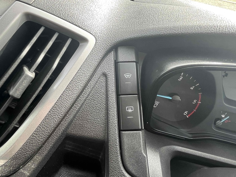 Ford 2.2 TDCi 460 Trend L4 XLWB  - 17 SEATS 2.2 4dr Minibus Manual Diesel