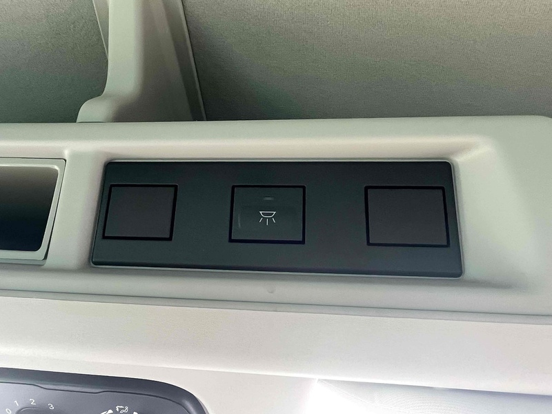 Ford 2.2 TDCi 460 Trend L4 XLWB  - 17 SEATS 2.2 4dr Minibus Manual Diesel