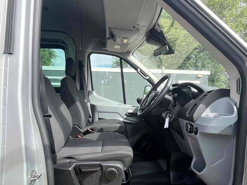 Ford 2.2 TDCi 460 Trend L4 XLWB  - 17 SEATS 2.2 4dr Minibus Manual Diesel