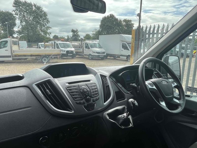 Ford 2.2 TDCi 460 Trend L4 XLWB  - 17 SEATS 2.2 4dr Minibus Manual Diesel