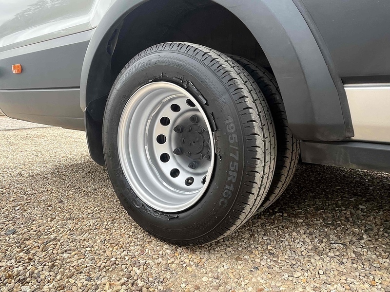 Ford 2.2 TDCi 460 Trend L4 XLWB  - 17 SEATS 2.2 4dr Minibus Manual Diesel