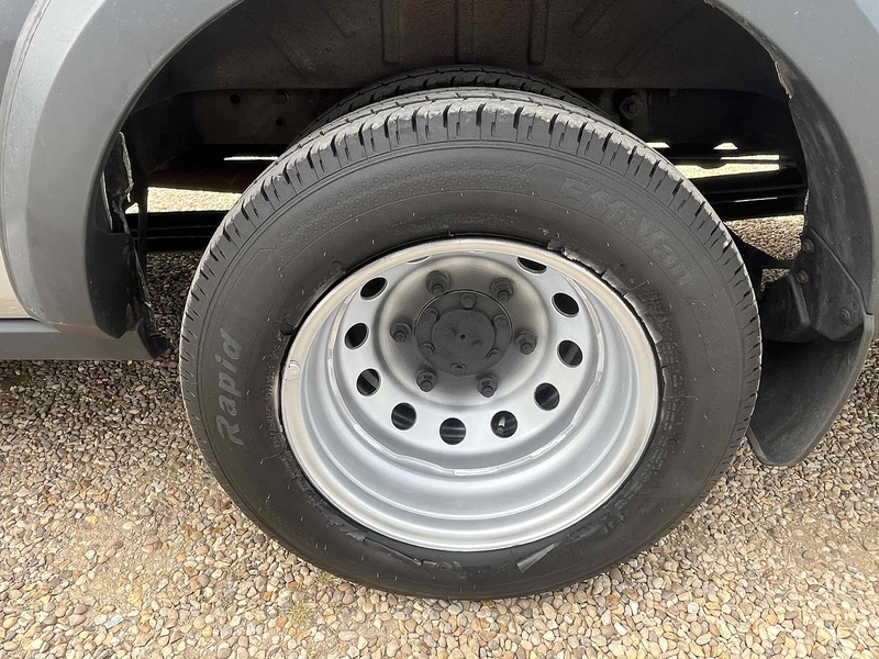 Ford 2.2 TDCi 460 Trend L4 XLWB  - 17 SEATS 2.2 4dr Minibus Manual Diesel