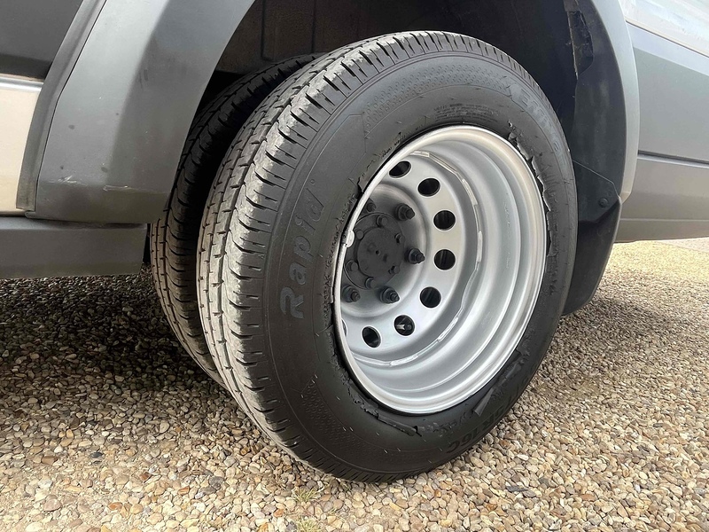 Ford 2.2 TDCi 460 Trend L4 XLWB  - 17 SEATS 2.2 4dr Minibus Manual Diesel