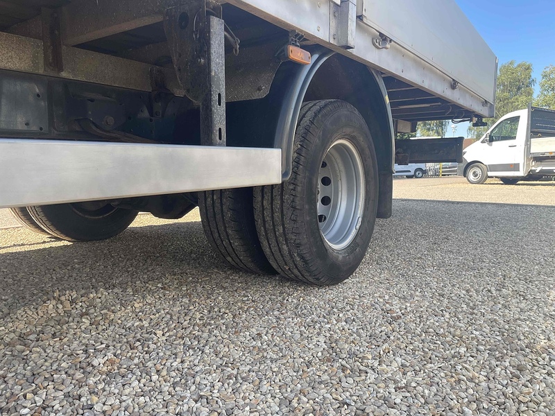 Iveco 3.0 70C18 L4 XLWB 20 FT DROPSIDE 7 TON - AUTOMATIC