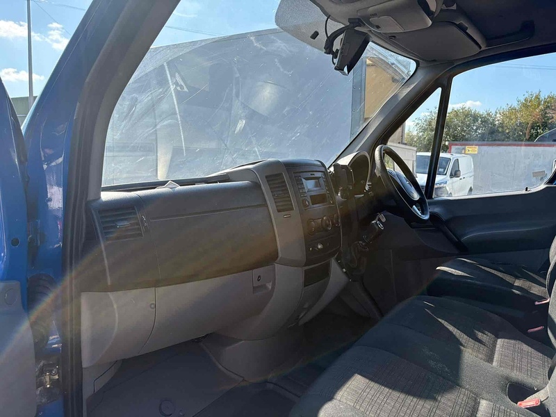 Mercedes-Benz 2.1 313 CDI LWB DROPSIDE FLATBED PICK UP - TAIL LIFT