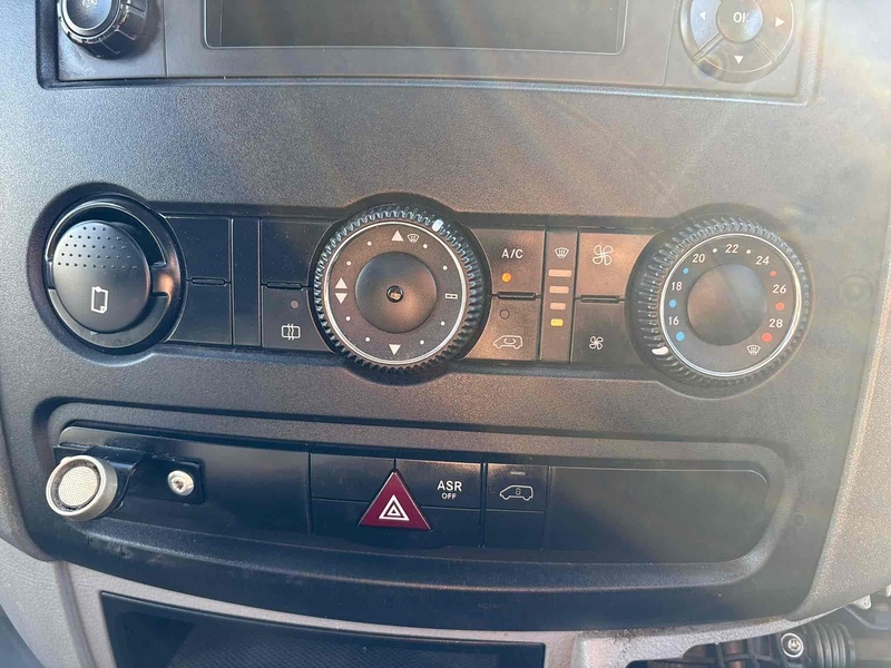 Mercedes-Benz 2.1 313 CDI LWB DROPSIDE FLATBED PICK UP - TAIL LIFT