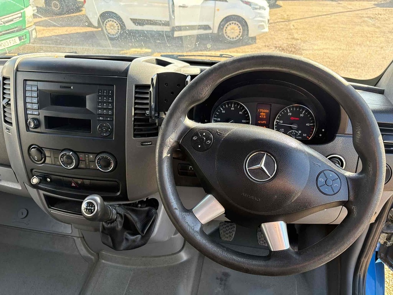 Mercedes-Benz 2.1 313 CDI LWB DROPSIDE FLATBED PICK UP - TAIL LIFT