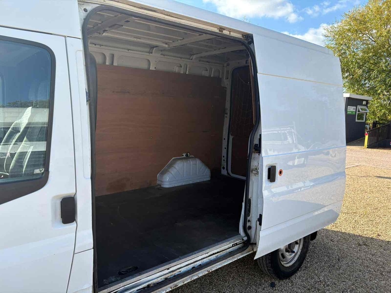 Ford TDCi 330 2.2 L2 MWB PANEL VAN - WHITE