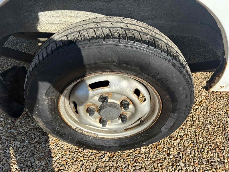 Ford TDCi 330 2.2 L2 MWB PANEL VAN - WHITE