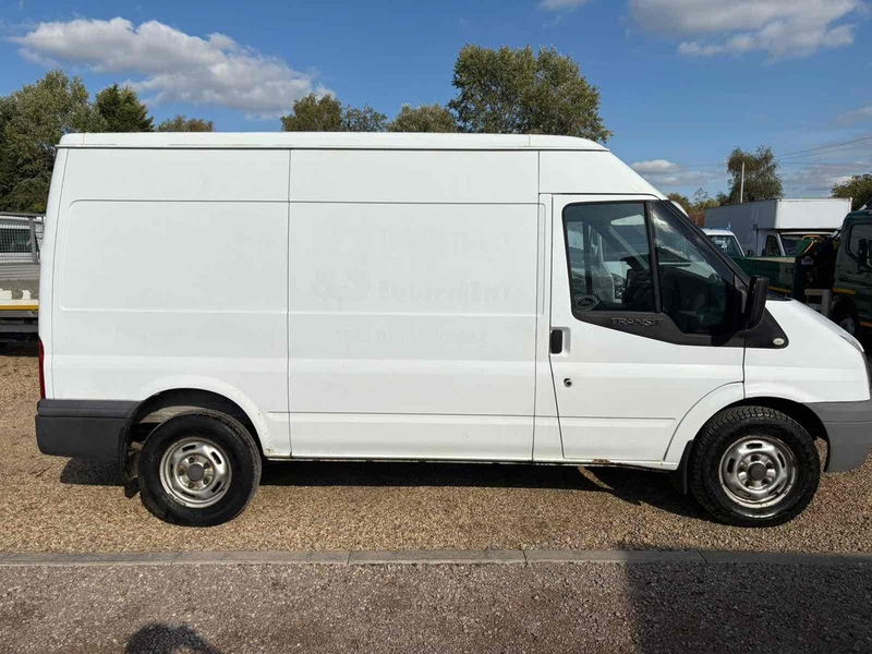 Ford TDCi 330 2.2 L2 MWB PANEL VAN - WHITE