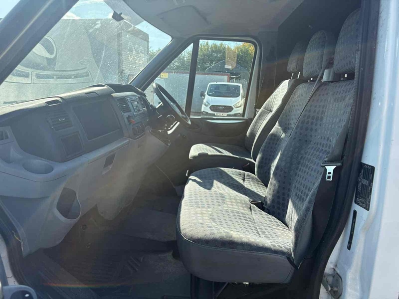 Ford TDCi 330 2.2 L2 MWB PANEL VAN - WHITE