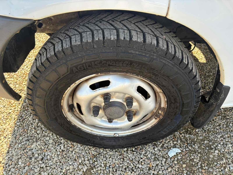 Ford TDCi 330 2.2 L2 MWB PANEL VAN - WHITE