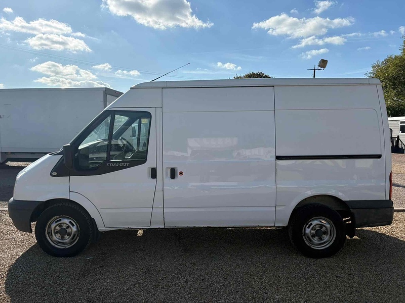 Ford TDCi 330 2.2 L2 MWB PANEL VAN - WHITE