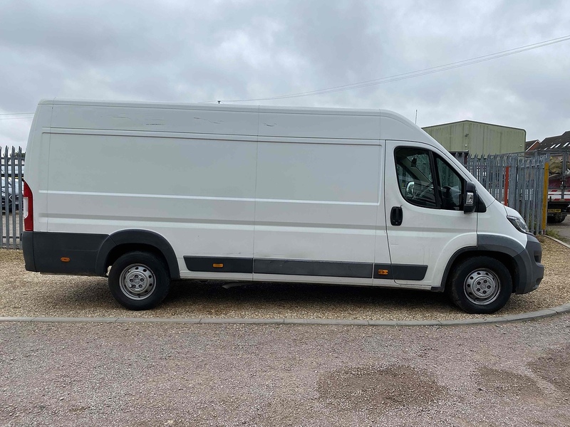 Peugeot 2.2 HDi 435 Professional L4 H2 LWB PANEL VAN - WHITE 2.2 5dr Panel Van Manual Diesel