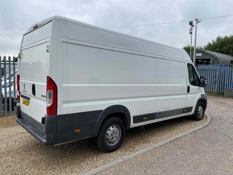 Peugeot 2.2 HDi 435 Professional L4 H2 LWB PANEL VAN - WHITE 2.2 5dr Panel Van Manual Diesel