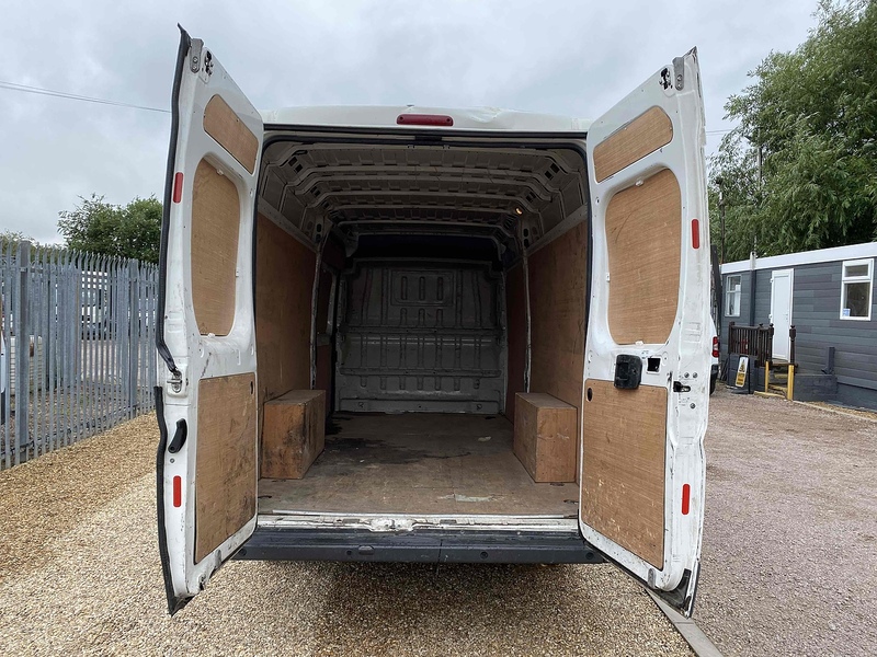 Peugeot 2.2 HDi 435 Professional L4 H2 LWB PANEL VAN - WHITE 2.2 5dr Panel Van Manual Diesel