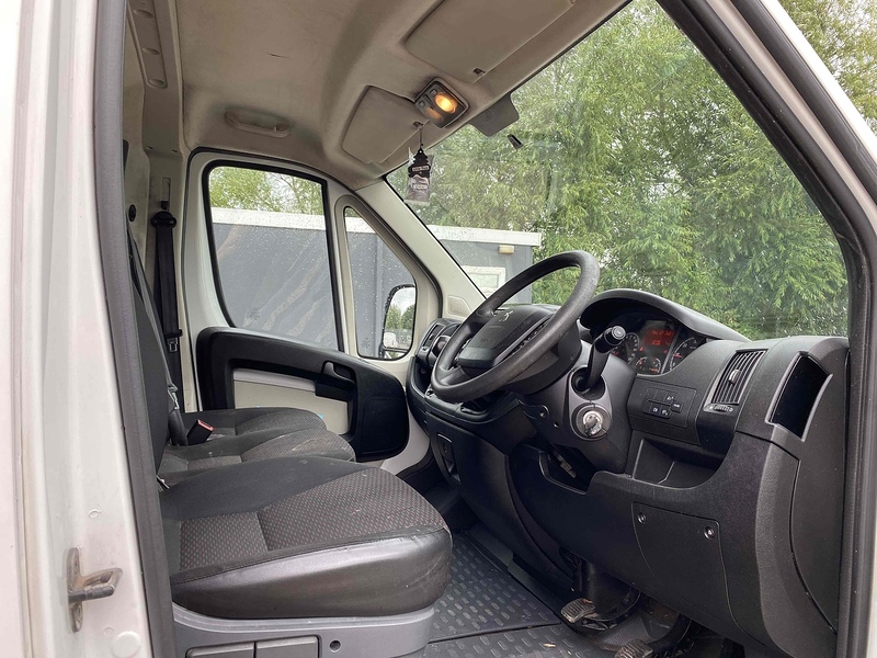 Peugeot 2.2 HDi 435 Professional L4 H2 LWB PANEL VAN - WHITE 2.2 5dr Panel Van Manual Diesel