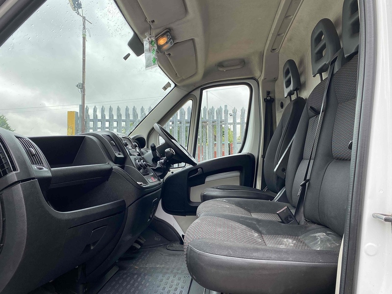 Peugeot 2.2 HDi 435 Professional L4 H2 LWB PANEL VAN - WHITE 2.2 5dr Panel Van Manual Diesel
