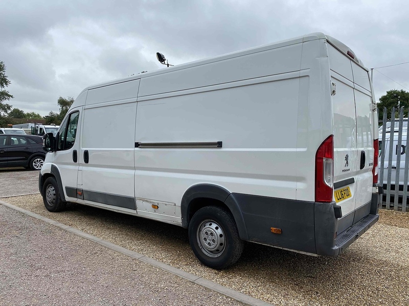 Peugeot 2.2 HDi 435 Professional L4 H2 LWB PANEL VAN - WHITE 2.2 5dr Panel Van Manual Diesel