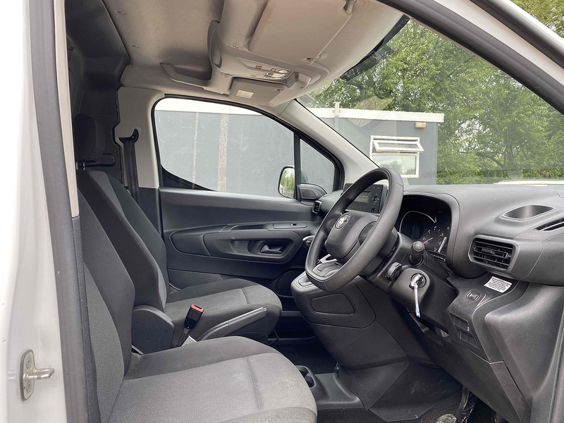 Toyota 1.5 BlueHDi Active Short Panel Van 5dr Diesel Manual SWB Euro 6 (s/s) (100 bhp)