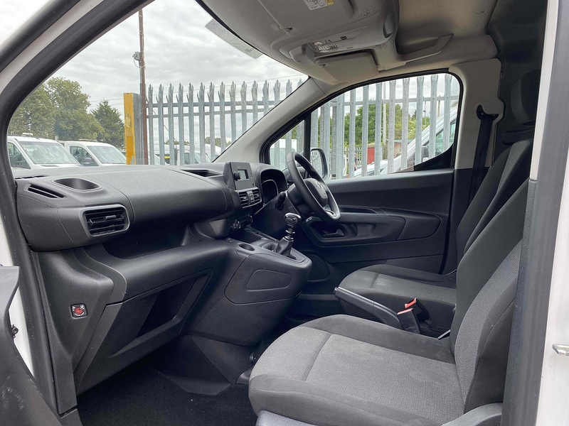 Toyota 1.5 BlueHDi Active Short Panel Van 5dr Diesel Manual SWB Euro 6 (s/s) (100 bhp)