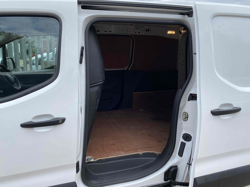 Toyota 1.5 BlueHDi Active Short Panel Van 5dr Diesel Manual SWB Euro 6 (s/s) (100 bhp)