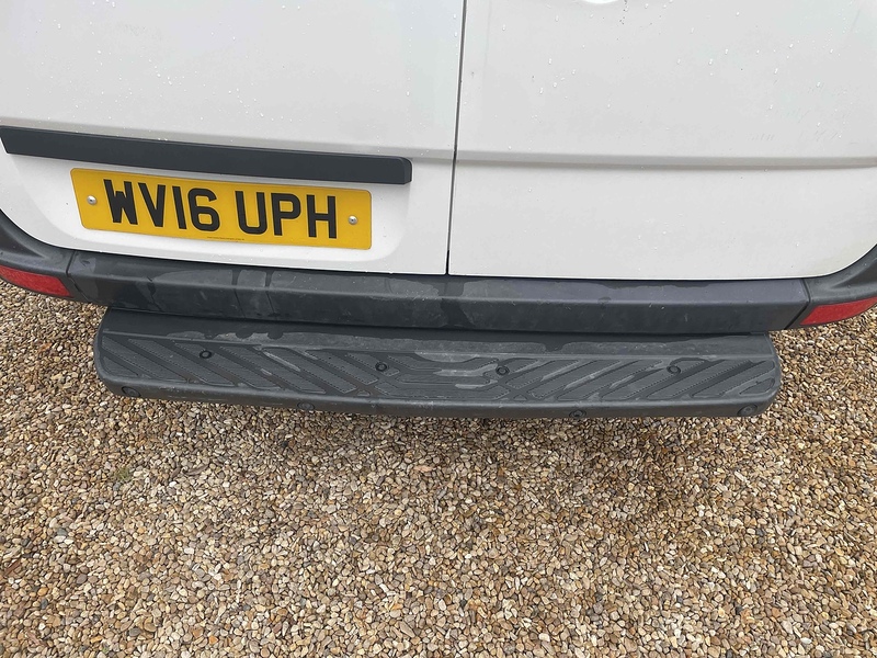 Volkswagen TDI CR35 2.0 MWB HIGH ROOF PANEL VAN - WHITE