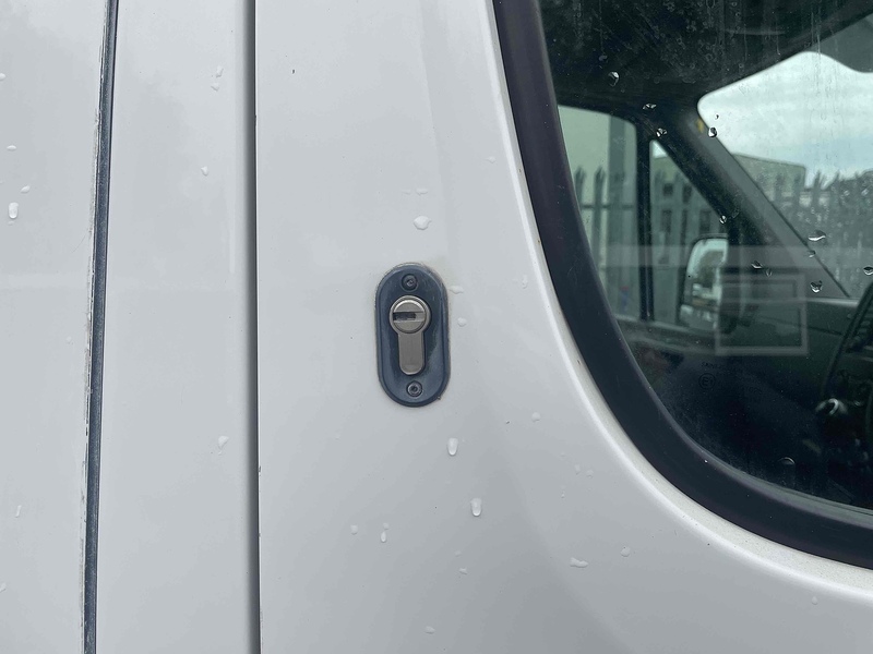 Volkswagen TDI CR35 2.0 MWB HIGH ROOF PANEL VAN - WHITE