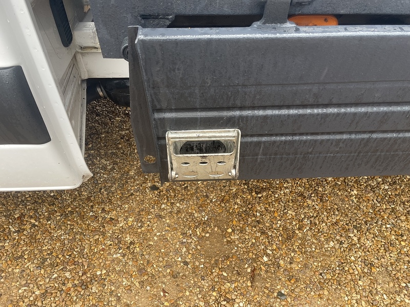 Mercedes-Benz 315 2.0 CDI Progressive MWB TIPPER - WHITE