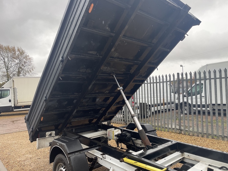 Mercedes-Benz 315 2.0 CDI Progressive MWB TIPPER - WHITE