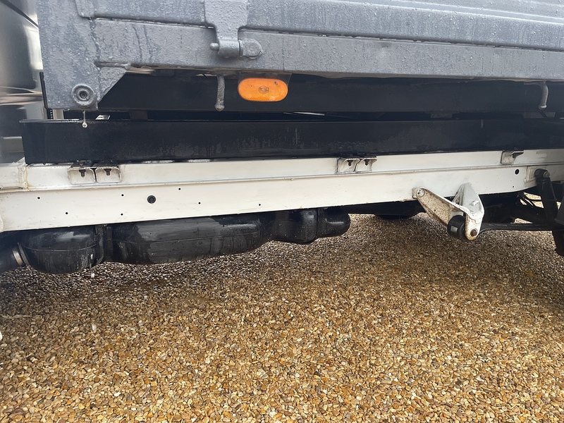 Mercedes-Benz 315 2.0 CDI Progressive MWB TIPPER - WHITE