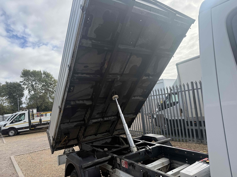 Mercedes-Benz 315 2.0 CDI Progressive MWB TIPPER - WHITE