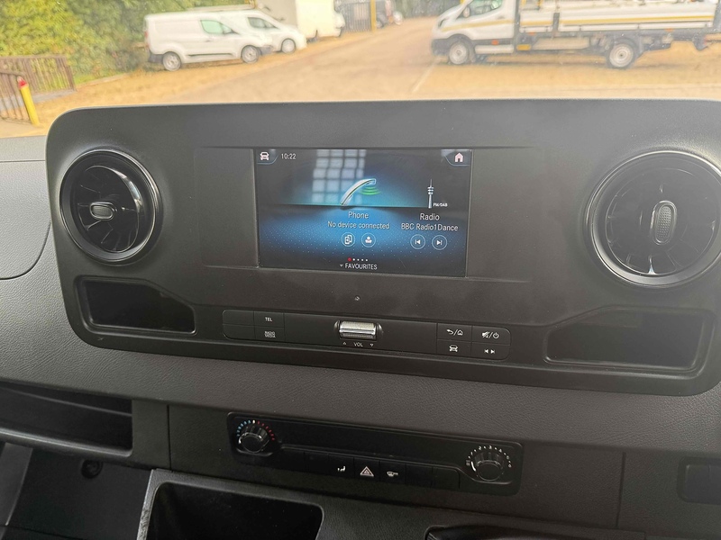 Mercedes-Benz 315 2.0 CDI Progressive MWB TIPPER - WHITE