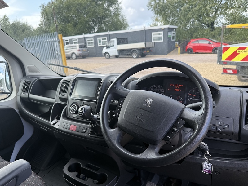 Peugeot BlueHDi 335 2.2 Professional Premium + L3 LWB HIGH ROOF PANEL VAN