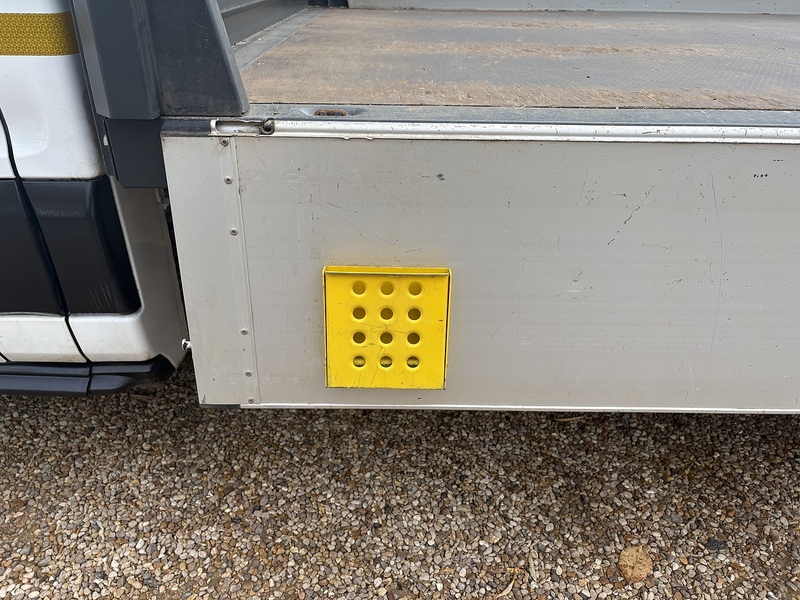 Ford 350 2.0 EcoBlue Leader L4 XLWB DROPSIDE TAIL LIFT - DRW