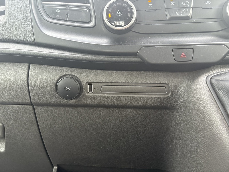 Ford 350 2.0 EcoBlue Leader L4 XLWB DROPSIDE TAIL LIFT - DRW