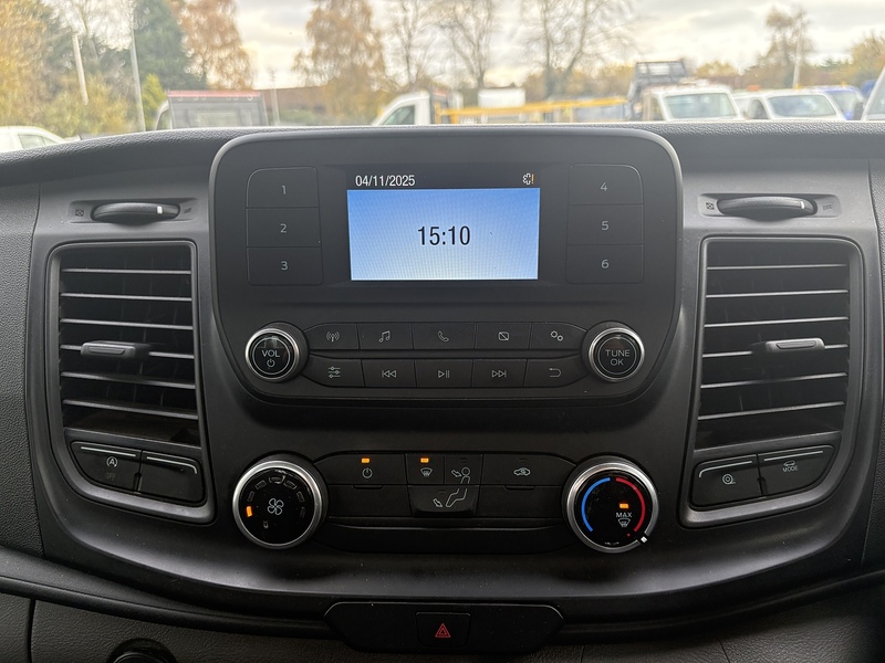 Ford 350 2.0 EcoBlue Leader L4 XLWB DROPSIDE TAIL LIFT - DRW