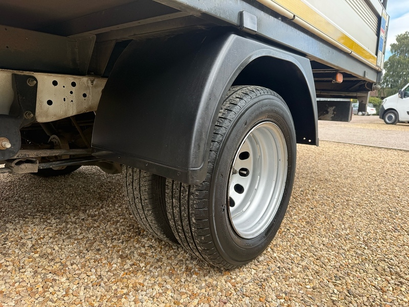 Ford 350 2.0 EcoBlue Leader DRW L4 XLWB DROPSIDE TAIL LIFT - DRW 2.0 2dr Dropside Manual Diesel