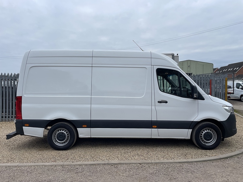 Mercedes-Benz 314 2.1 CDI L2 H3 MWB FRIDGE PANEL VAN - WHITE