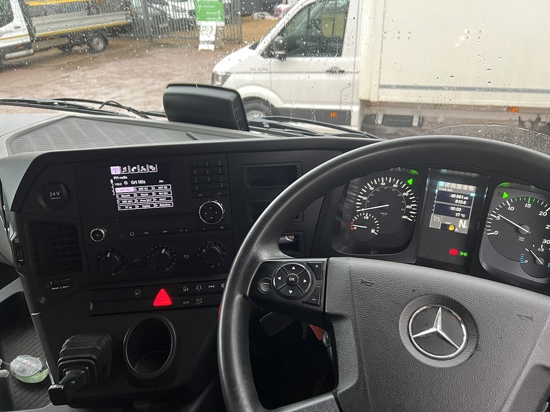 Mercedes-Benz 1824L 7.7  Automatic Diesel