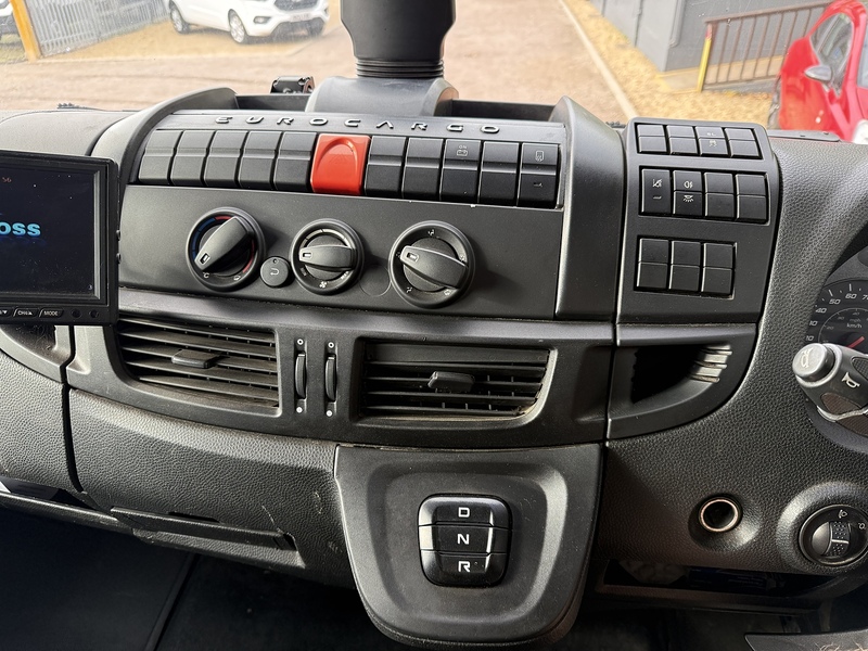 Iveco 180E25s 6.7 Dropside Automatic Diesel