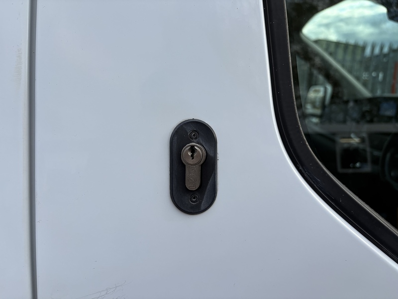 Ford 300 2.0 EcoBlue Limited L1 H1 SWB PANEL VAN - WHITE 2.0 5dr Panel Van Manual Diesel