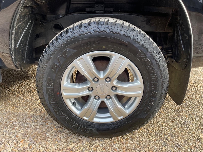 Ford EcoBlue Limited 2.0 4x4 PICK UP TRUCK WITH CANOPY - AUTOMATIC