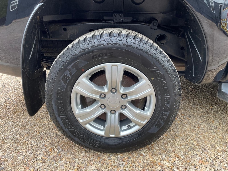 Ford EcoBlue Limited 2.0 4x4 PICK UP TRUCK WITH CANOPY - AUTOMATIC