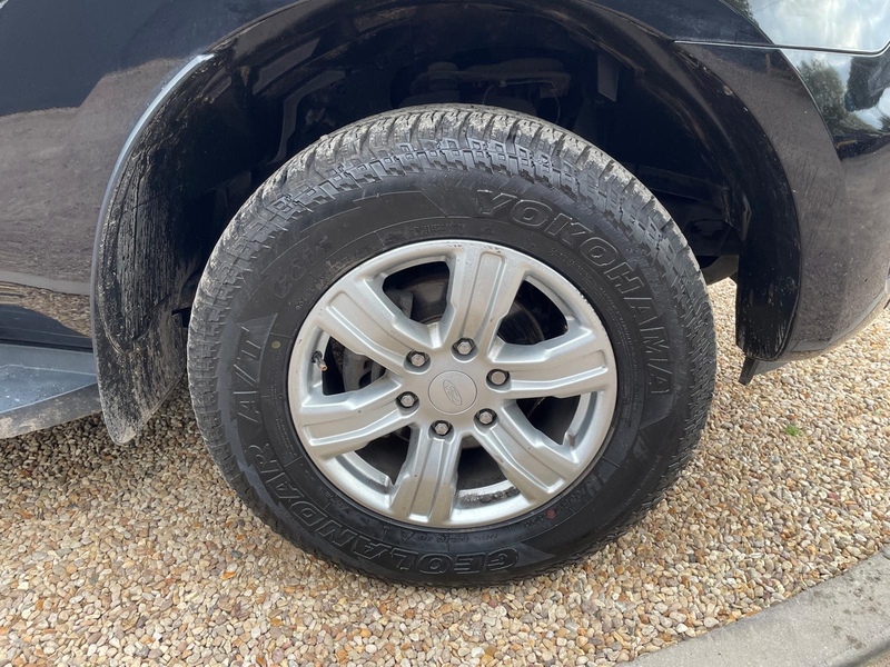 Ford EcoBlue Limited 2.0 4x4 PICK UP TRUCK WITH CANOPY - AUTOMATIC