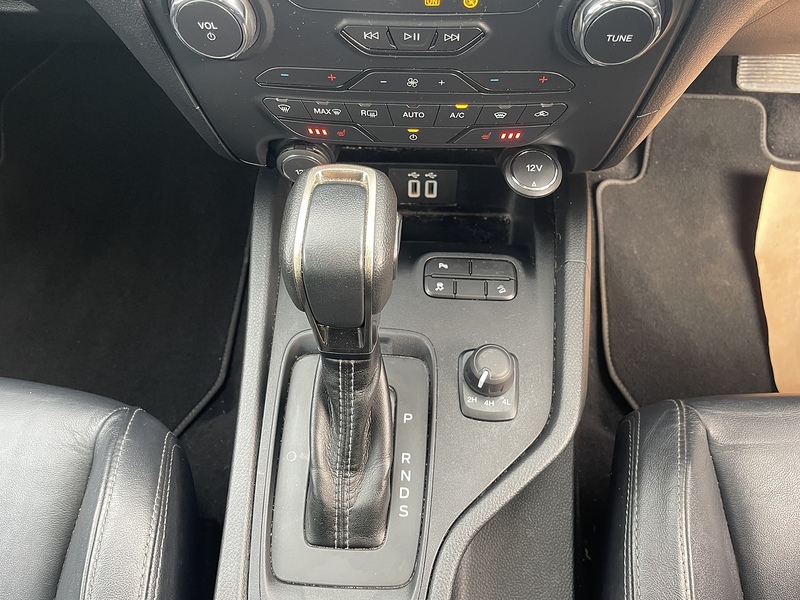 Ford EcoBlue Limited 2.0 4x4 PICK UP TRUCK WITH CANOPY - AUTOMATIC