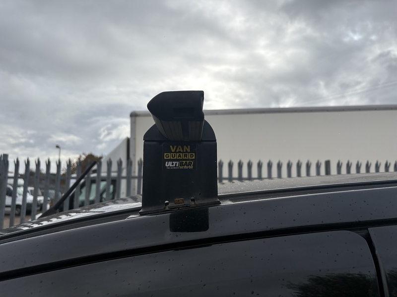 Peugeot BlueHDi 651 Professional 1.6 L1 H1 SWB PANEL VAN - BLACK