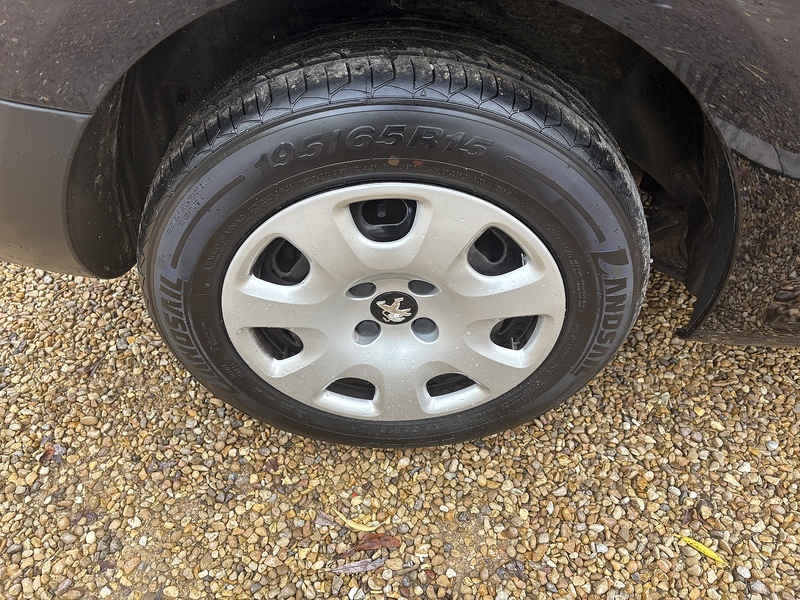 Peugeot BlueHDi 651 Professional 1.6 L1 H1 SWB PANEL VAN - BLACK