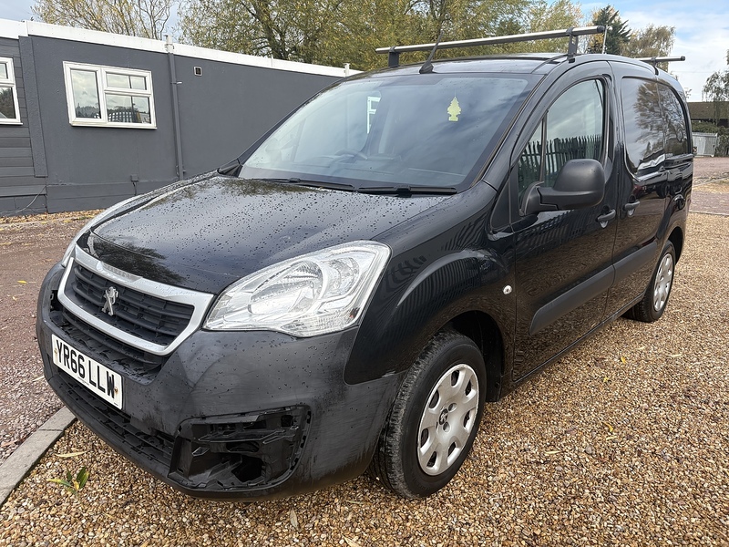 Peugeot BlueHDi 651 Professional 1.6 L1 H1 SWB PANEL VAN - BLACK